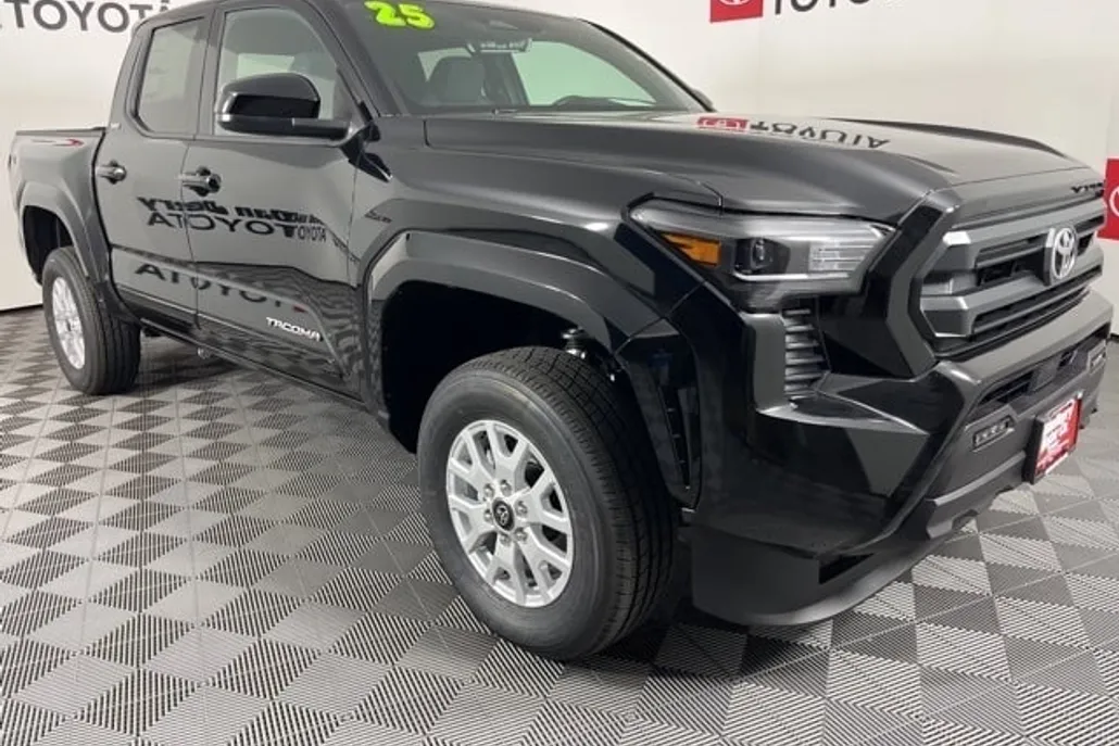 2025 Toyota Tacoma SR5 photo 1