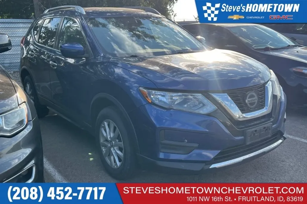 2018 Nissan Rogue SV photo 1