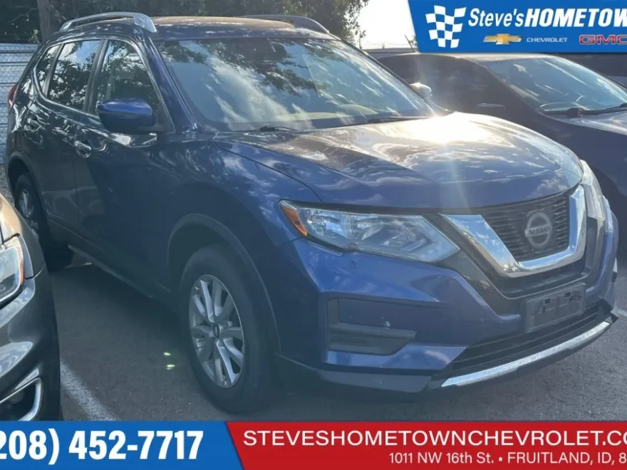2018 Nissan Rogue SV photo 1