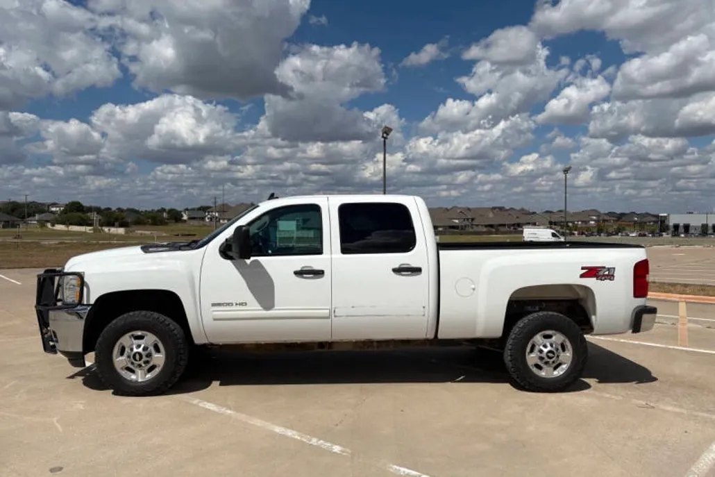 2012 Chevrolet Silverado 2500HD LT photo 1