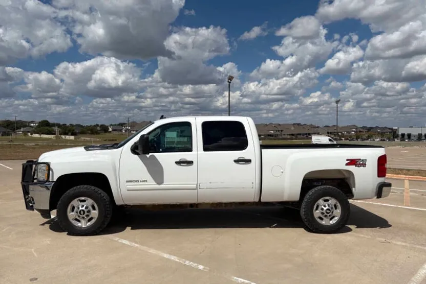 2012 Chevrolet Silverado 2500HD LT photo 1