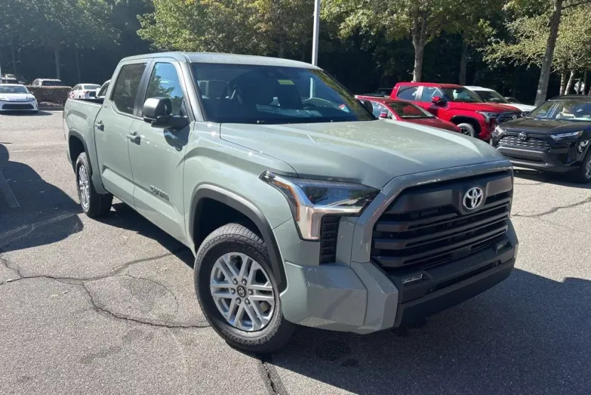 2026 Toyota Tundra SR5 CrewMax photo 1