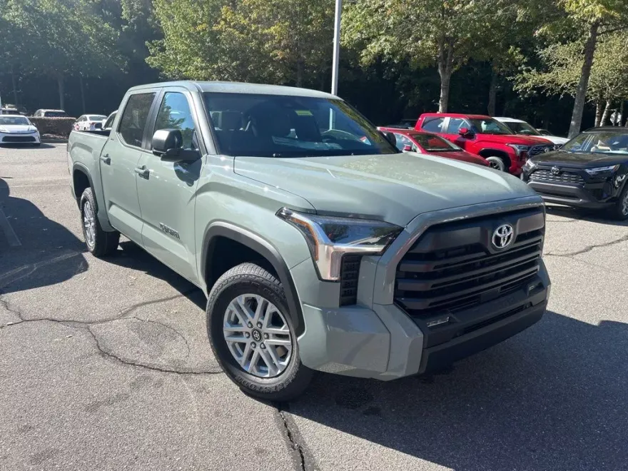 2026 Toyota Tundra SR5 CrewMax photo 1