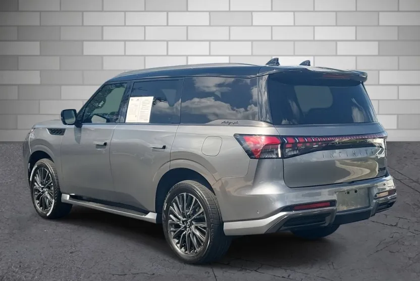 2025 Infiniti QX80 photo 1