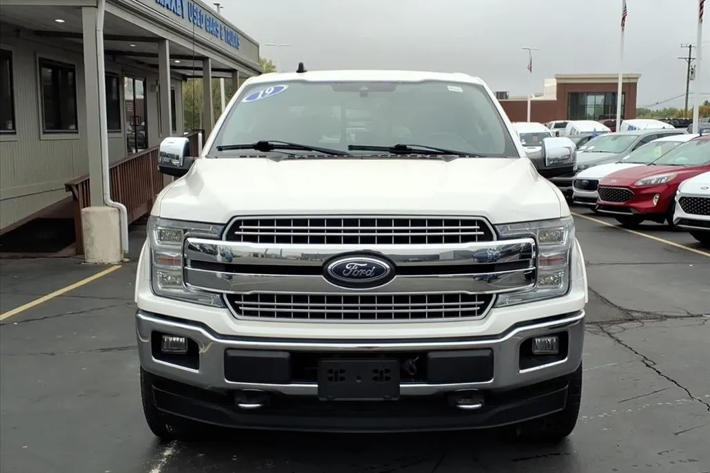 2019 Ford F-150 Lariat photo 1