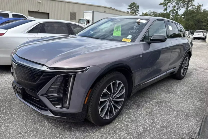 2024 Cadillac Lyriq Sport photo 1