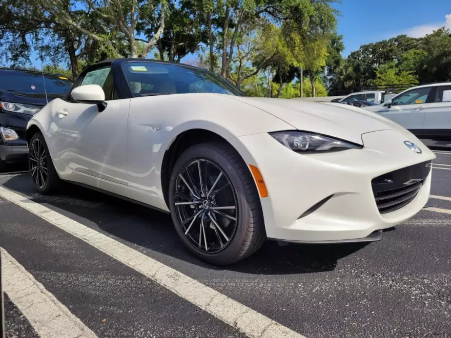 2025 Mazda MX-5 Miata Miata Grand Touring photo 1