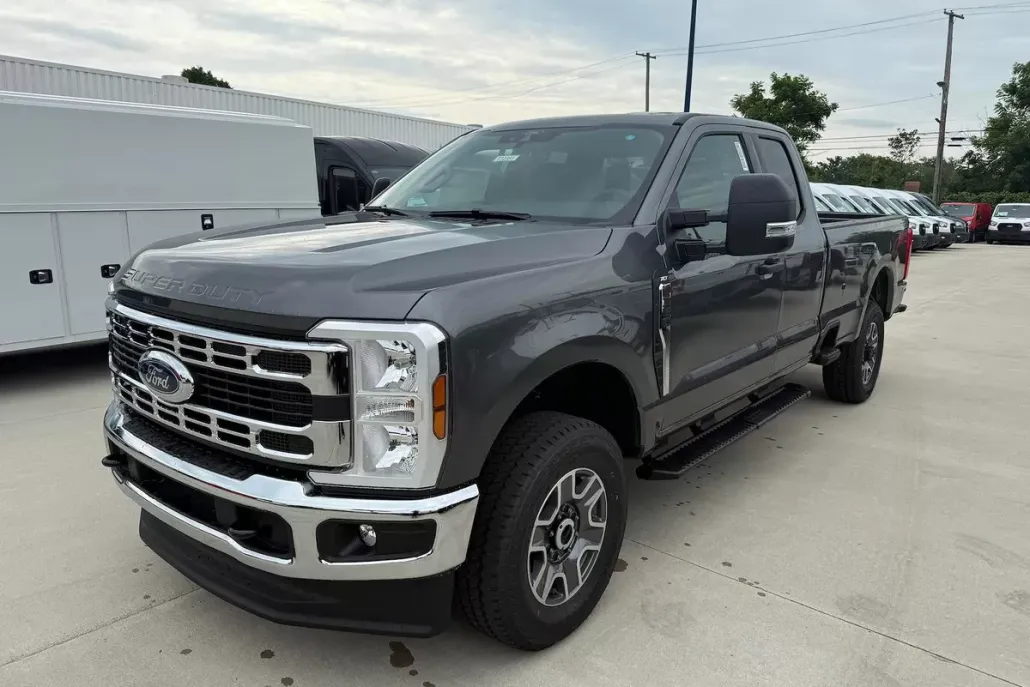 2025 Ford F-350 XLT photo 1