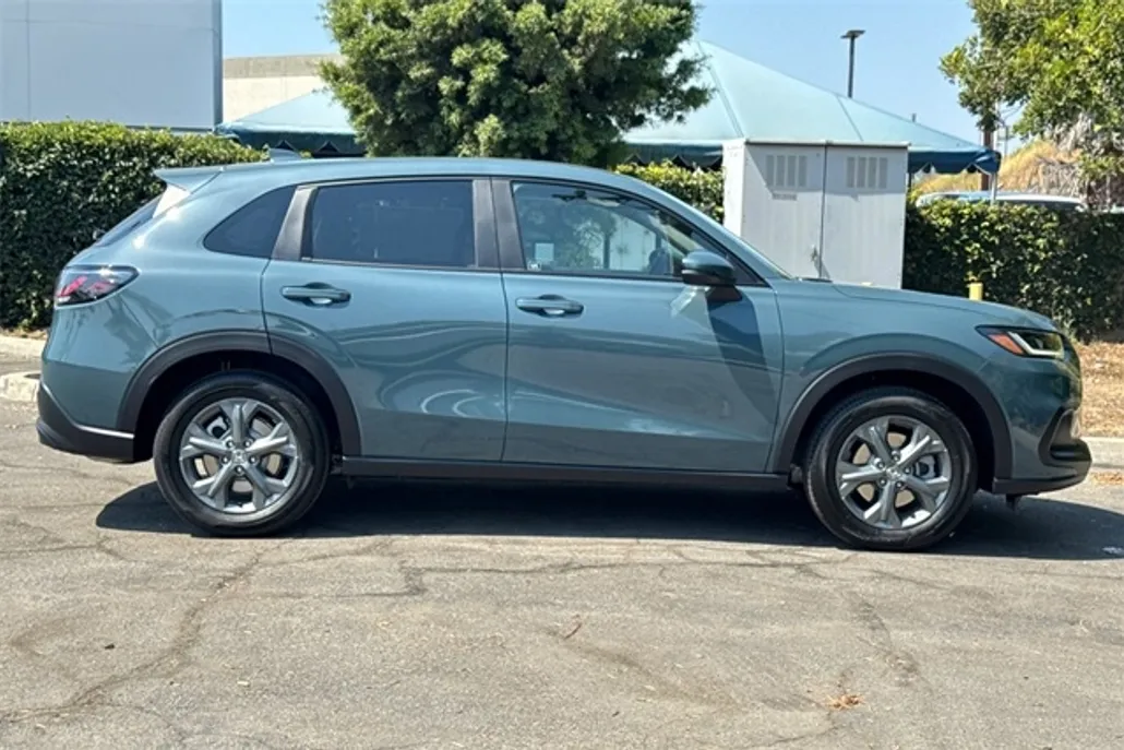 2026 Honda HR-V LX photo 1