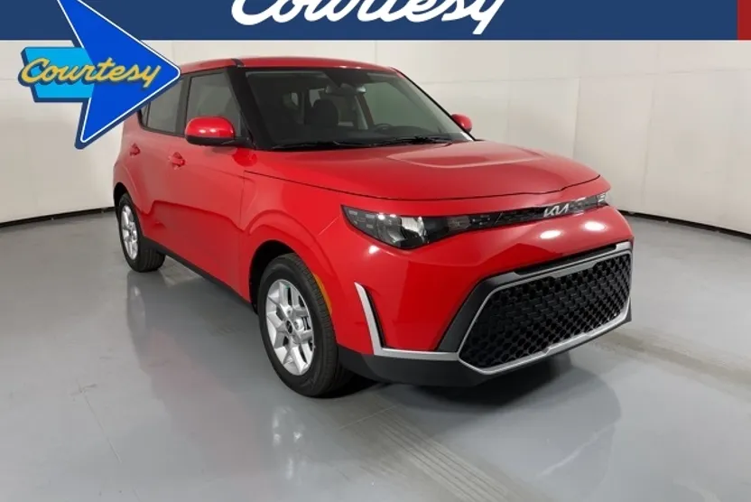 2025 Kia Soul S photo 1