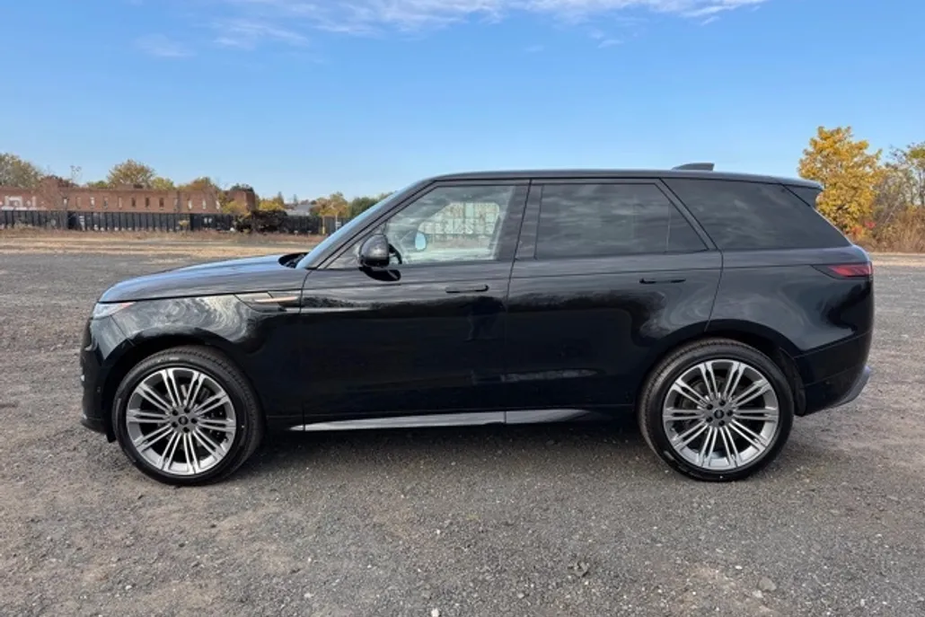 2025 Land Rover Range Rover Sport SE photo 1