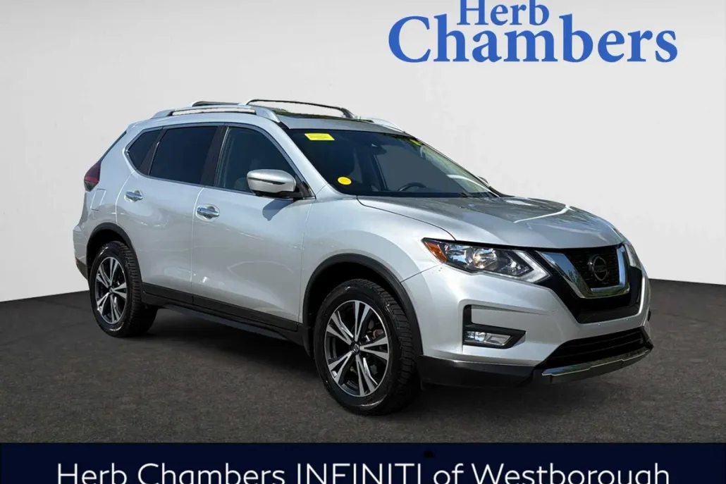 2020 Nissan Rogue SV photo 1