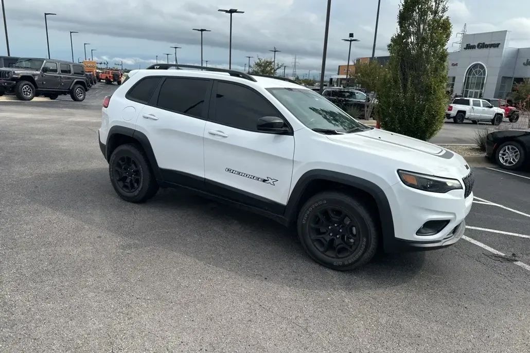 2022 Jeep Cherokee X photo 1