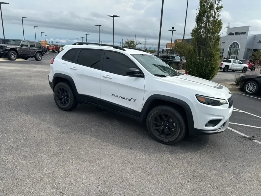 2022 Jeep Cherokee X photo 1