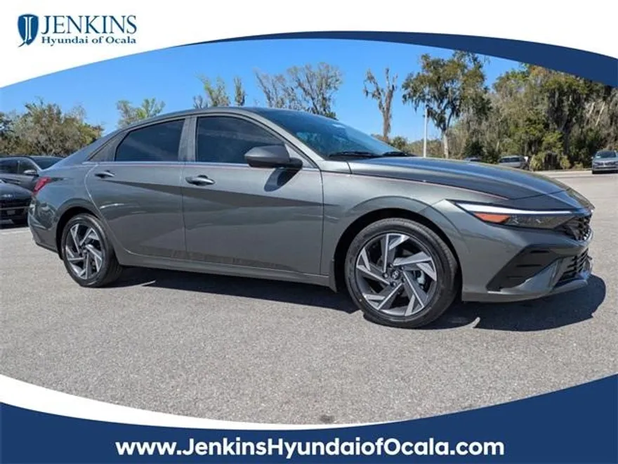 2025 Hyundai Elantra SEL Convenience photo 1