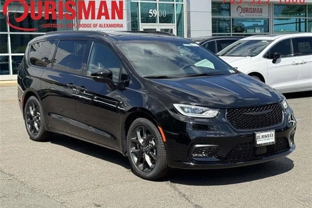 2026 Chrysler Pacifica Limited photo 1