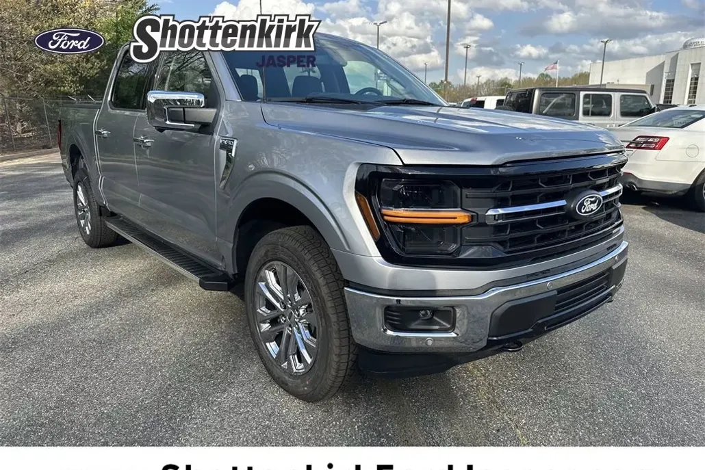 2025 Ford F-150 XLT photo 1