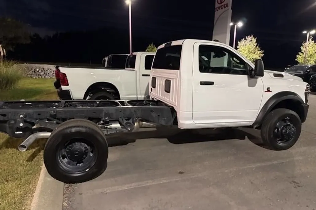 2025 Ram 5500 Tradesman photo 1