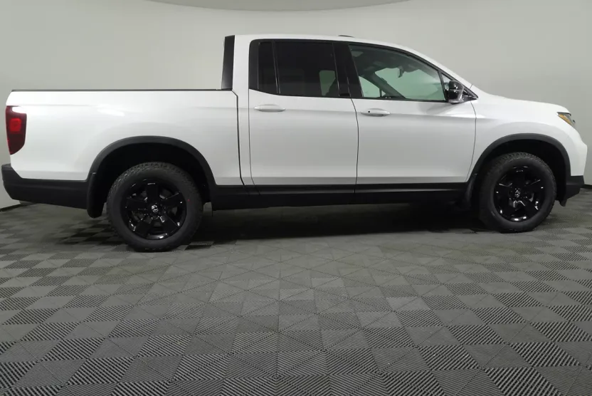 2026 Honda Ridgeline Black Edition photo 1