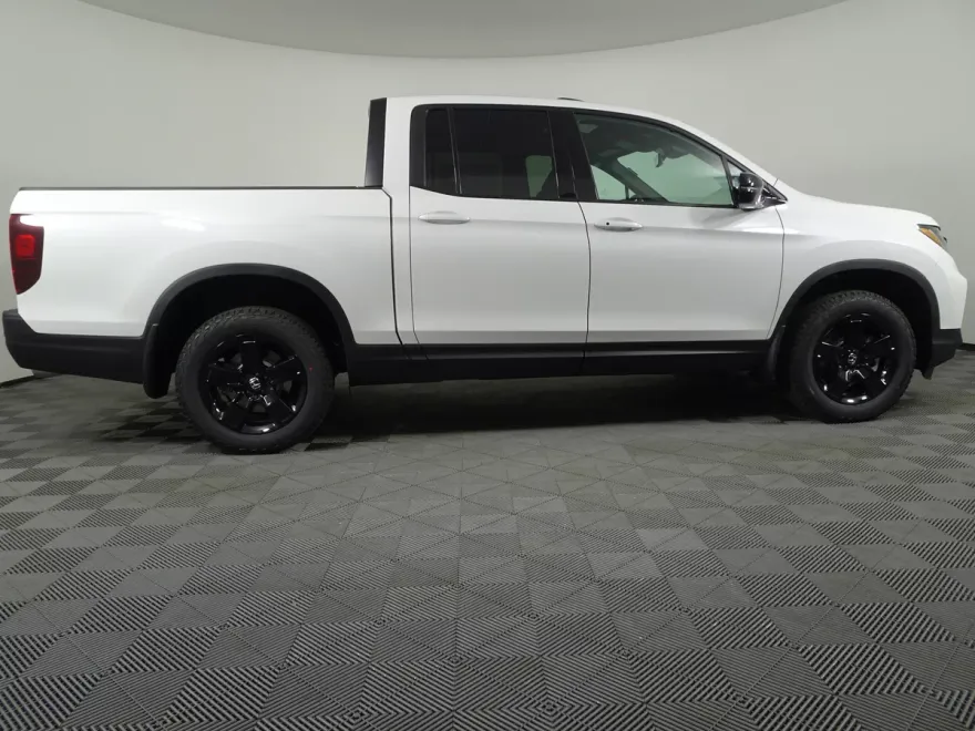 2026 Honda Ridgeline Black Edition photo 1