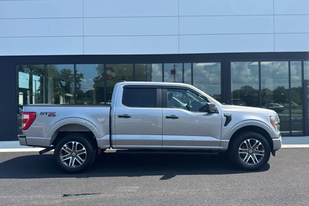 2021 Ford F-150 XL photo 1