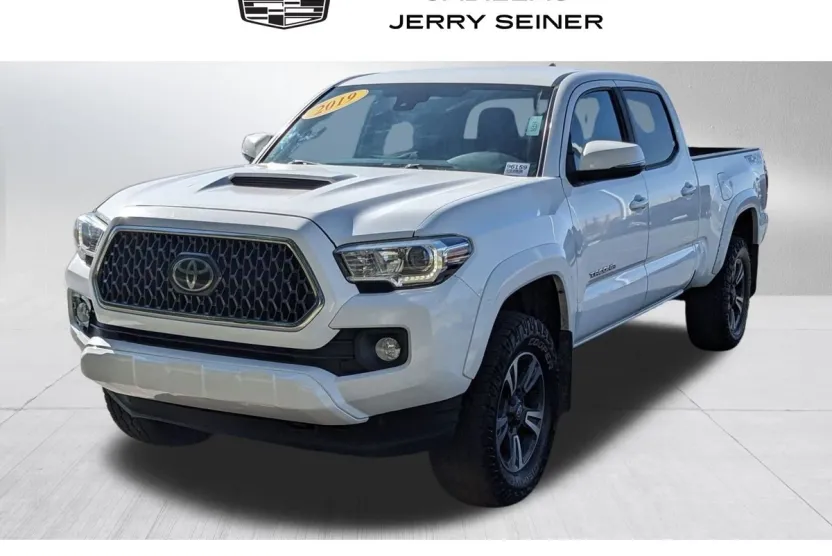 2019 Toyota Tacoma TRD Sport photo 1