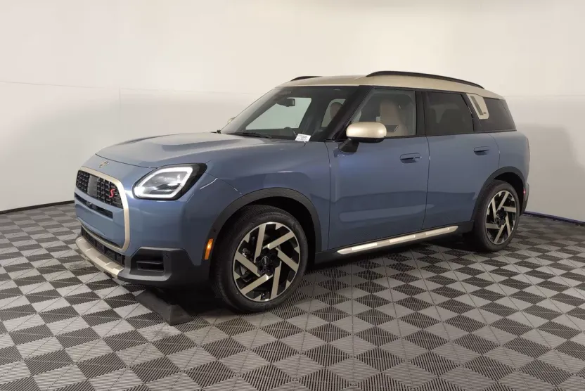 2026 Mini Countryman Iconic S ALL4 photo 1