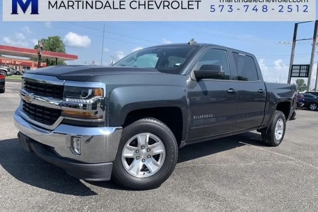 2018 Chevrolet Silverado 1500 LT photo 1