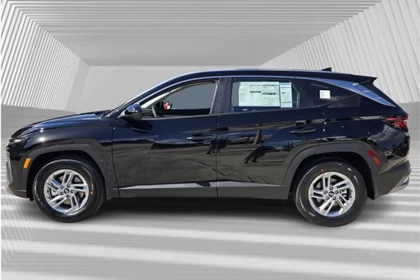 2026 Hyundai Tucson SE photo 1