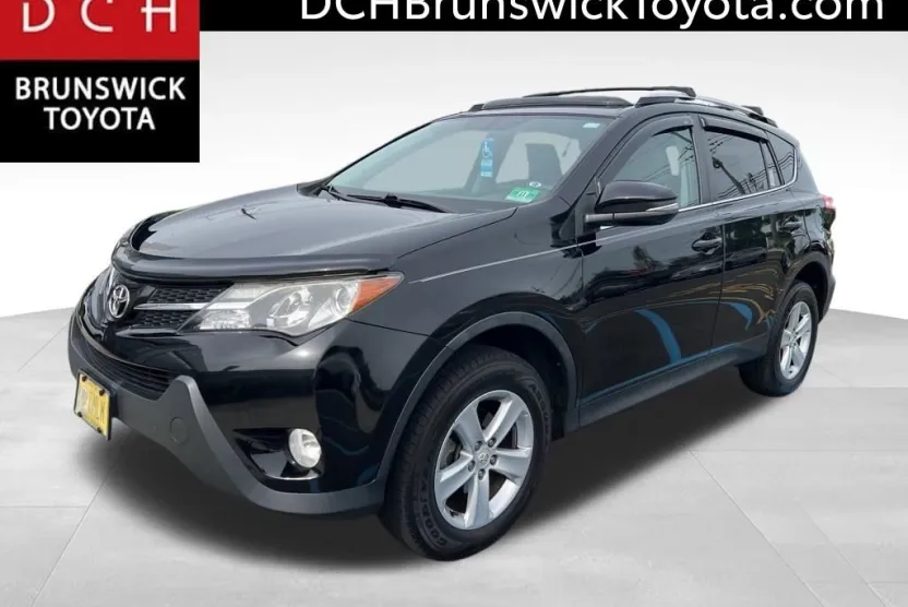 2014 Toyota RAV4 XLE photo 1