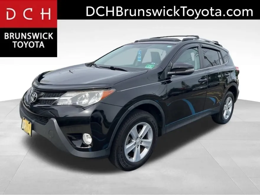 2014 Toyota RAV4 XLE photo 1