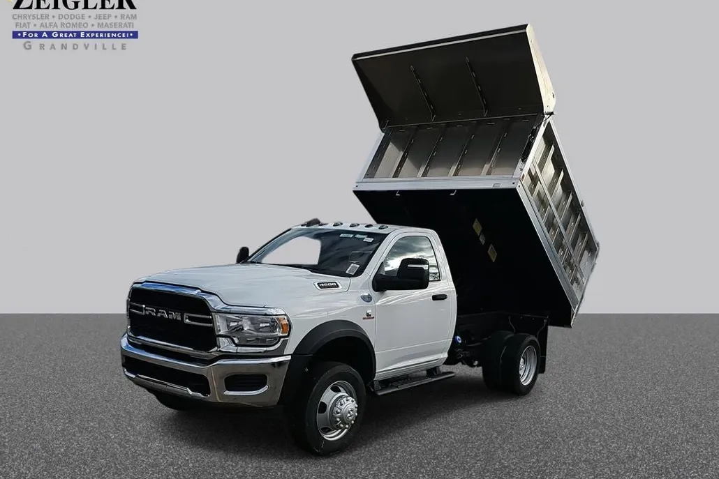 2024 Ram 4500 Tradesman photo 1