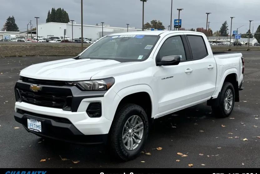 2024 Chevrolet Colorado LT photo 1