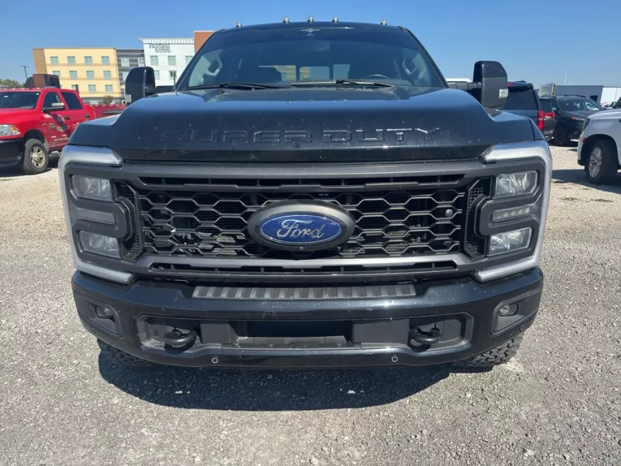 2023 Ford F-250 Lariat photo 1