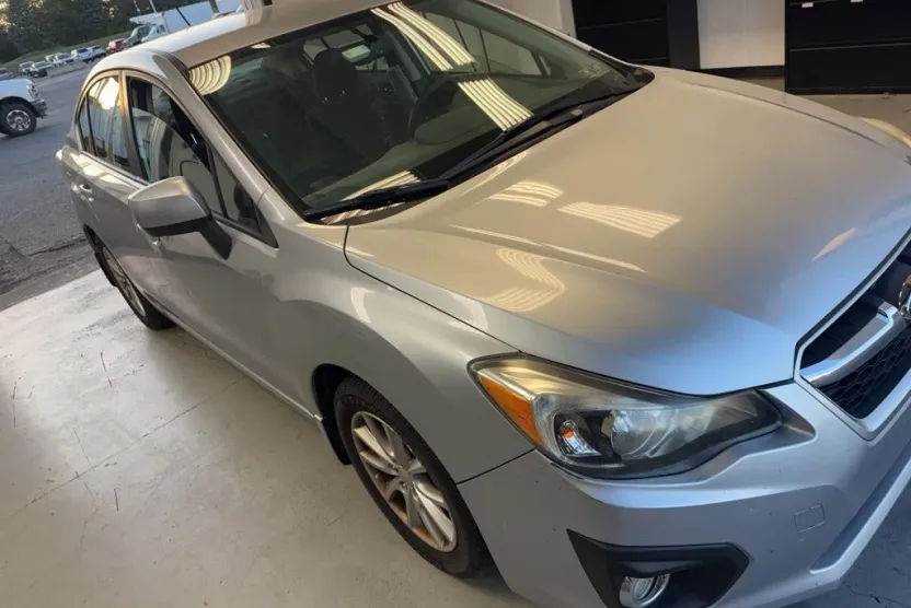 2012 Subaru Impreza 2.0i Premium photo 1