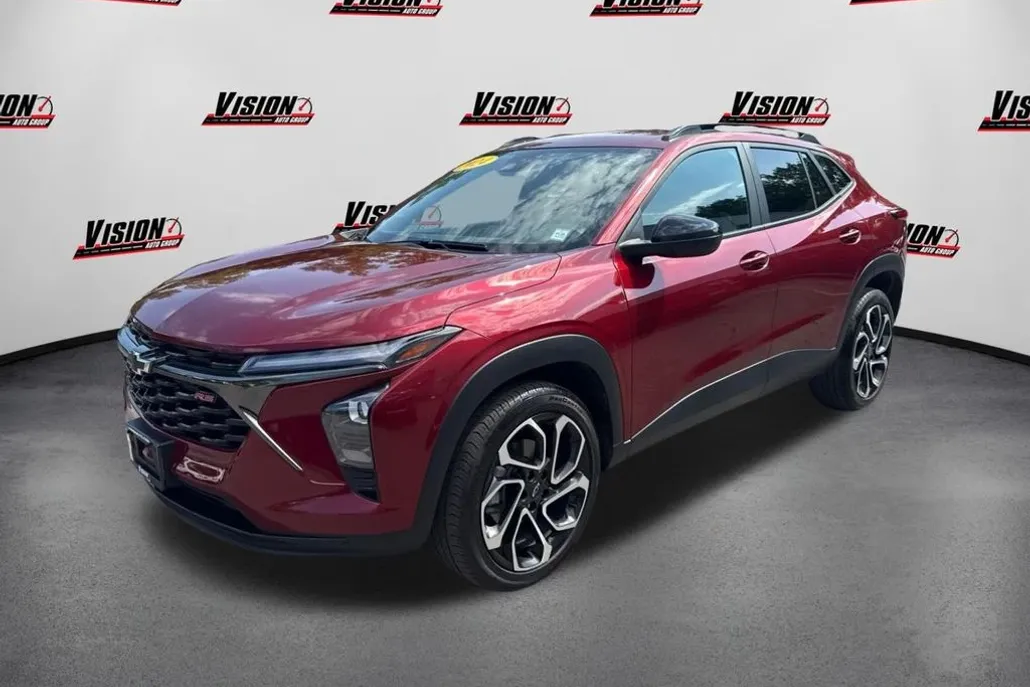 2024 Chevrolet Trax photo 1