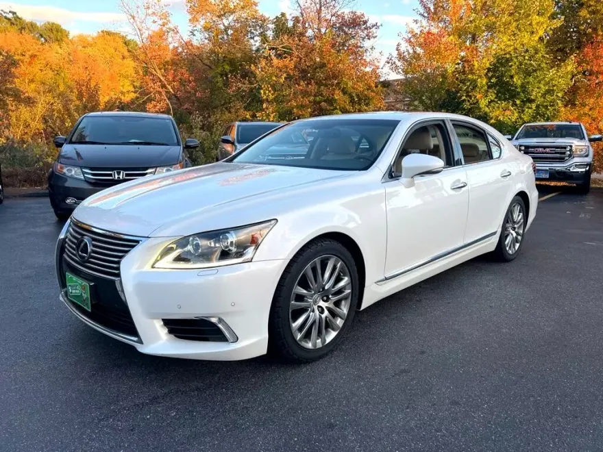 2015 Lexus LS 460 photo 1