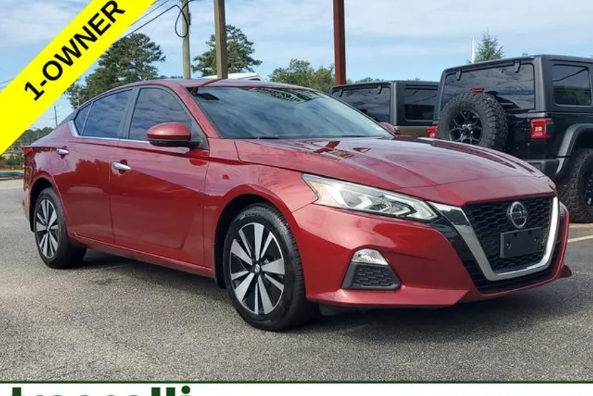 2022 Nissan Altima 2.5 SV photo 1