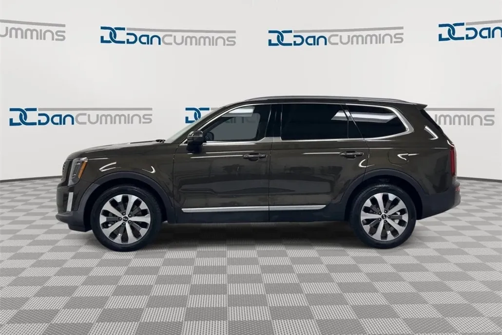 2021 Kia Telluride S photo 1