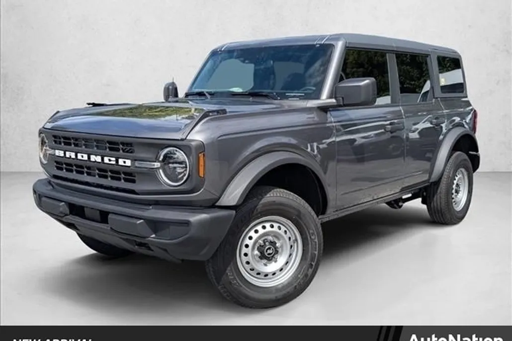 2025 Ford Bronco Base photo 1