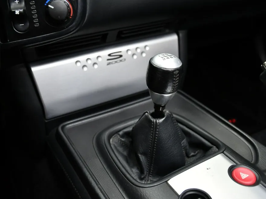 2005 Honda S2000 photo 23