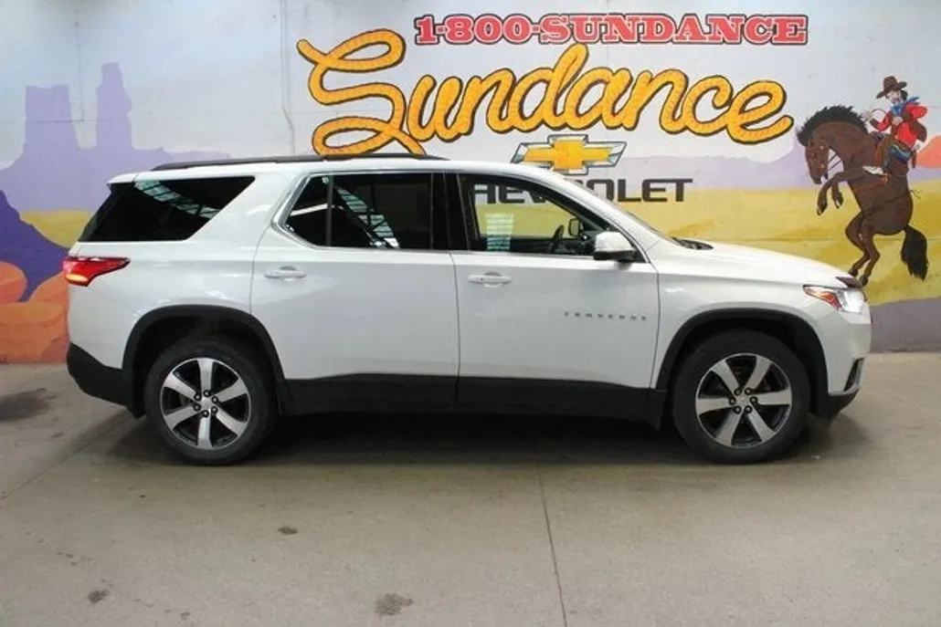 2021 Chevrolet Traverse Leather photo 1
