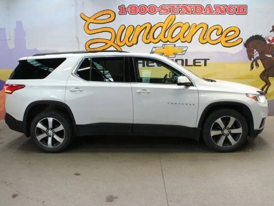2021 Chevrolet Traverse Leather photo 1