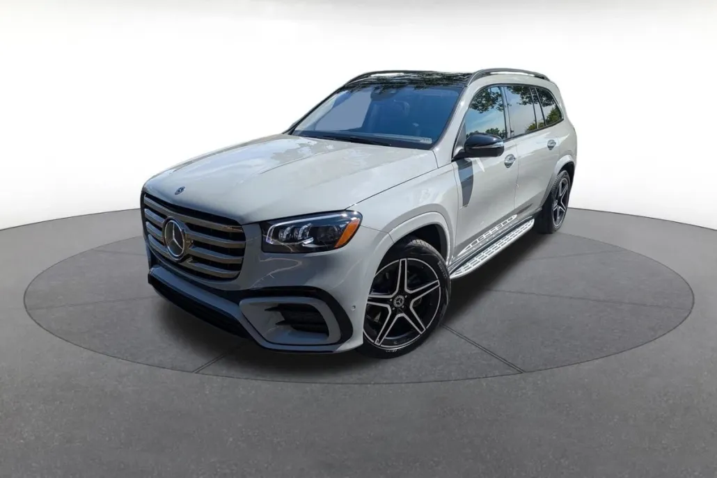 2026 Mercedes Benz GLS 450 4MATIC photo 1