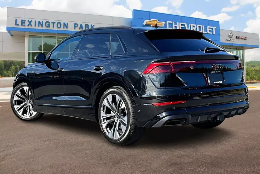 2025 Audi Q8 Prestige 55 photo 1