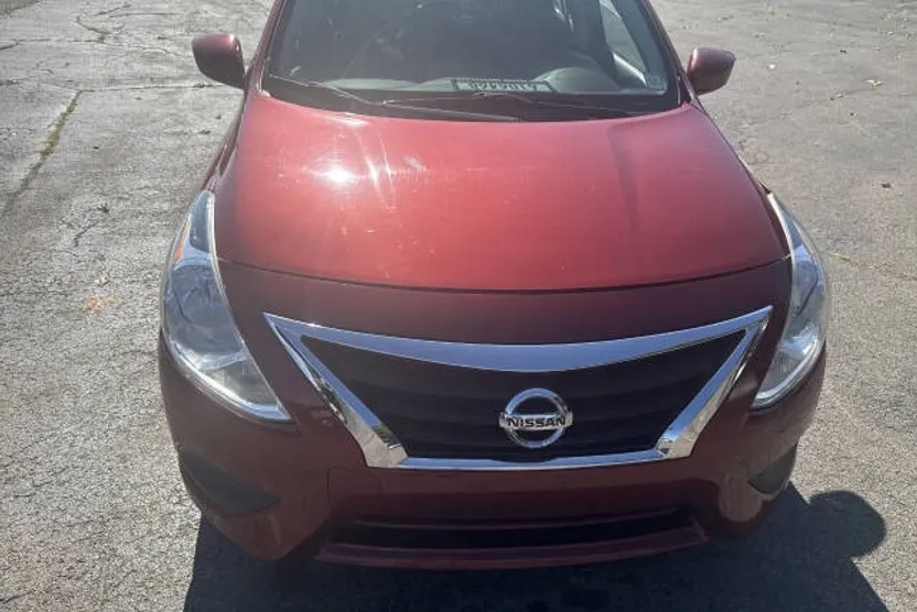 2017 Nissan Versa 1.6 S photo 1