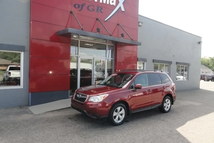 2015 Subaru Forester 2.5i Premium photo 1