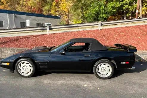 1991 Chevrolet Corvette Convertible photo 2