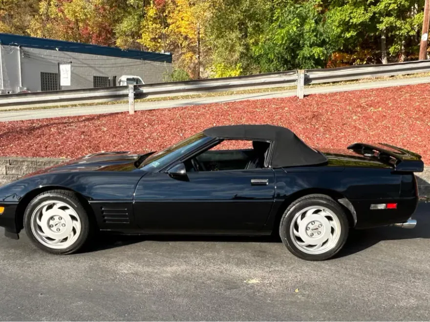 1991 Chevrolet Corvette Convertible photo 2