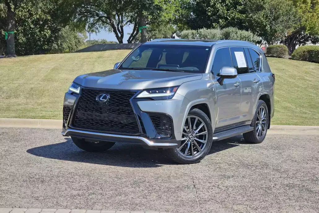 2023 Lexus LX 600 F SPORT photo 1